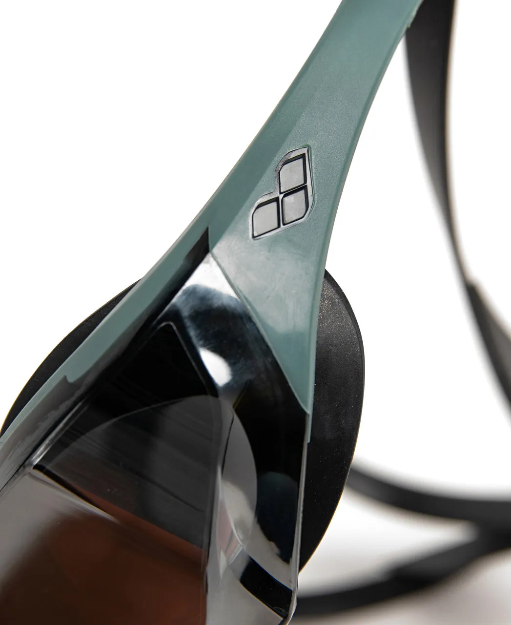 Arena Cobra Edge Swipe Mirror Swimming Goggles