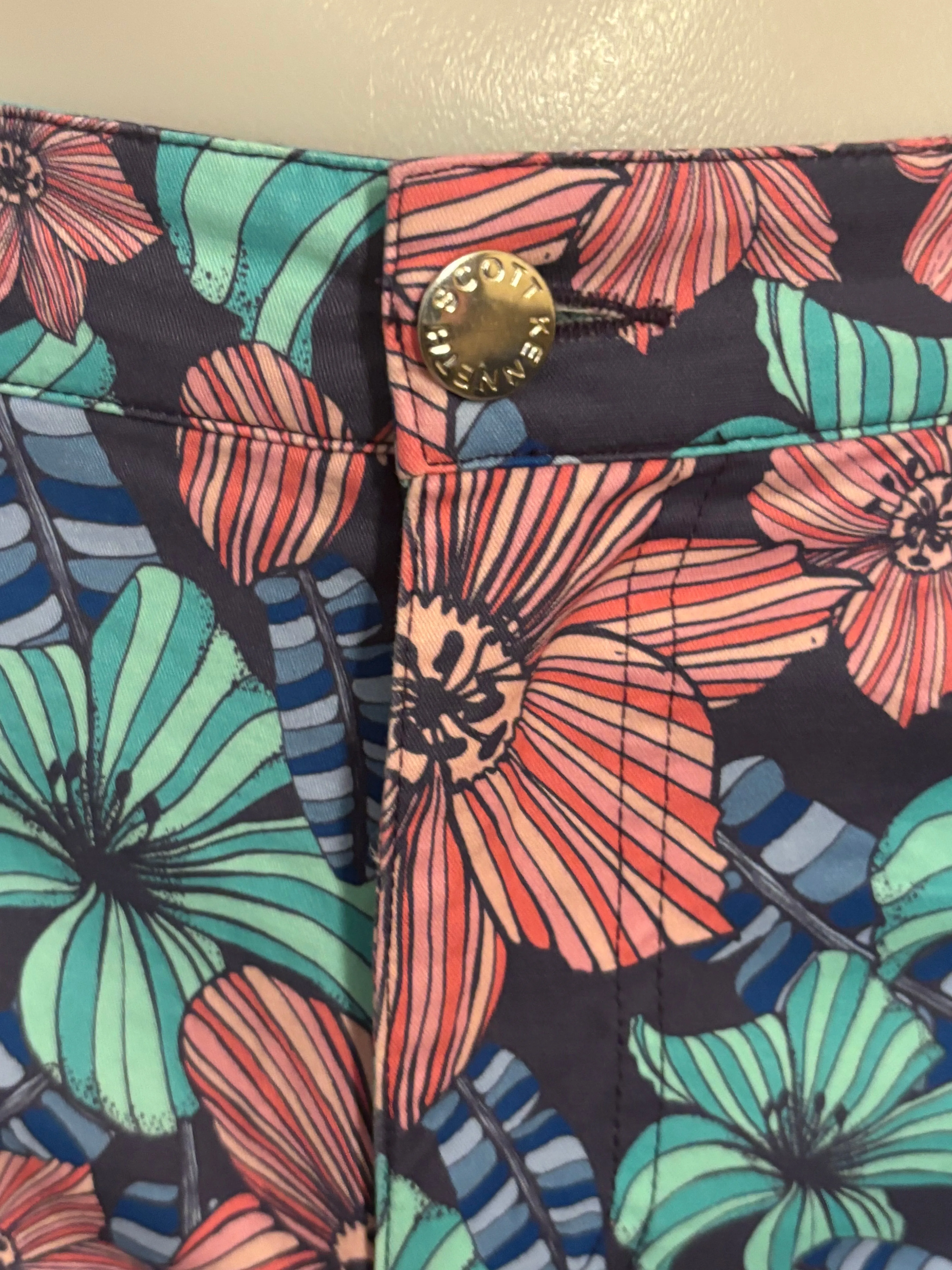 Palm Springs Beachy Floral Stretch Short: Navy